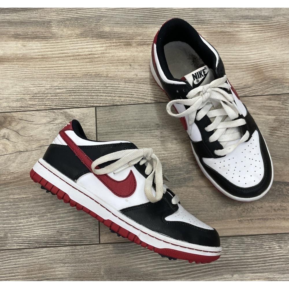 Nike Dunk Low 484715-100 Youth Golf Shoes Size 4Y, Black Red White Bred Rare